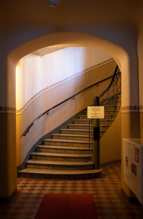 2Ndhomes City Center 2Br Apartment By The Finnish National Theatre With Balcony And Park View Helsinki Exterior foto